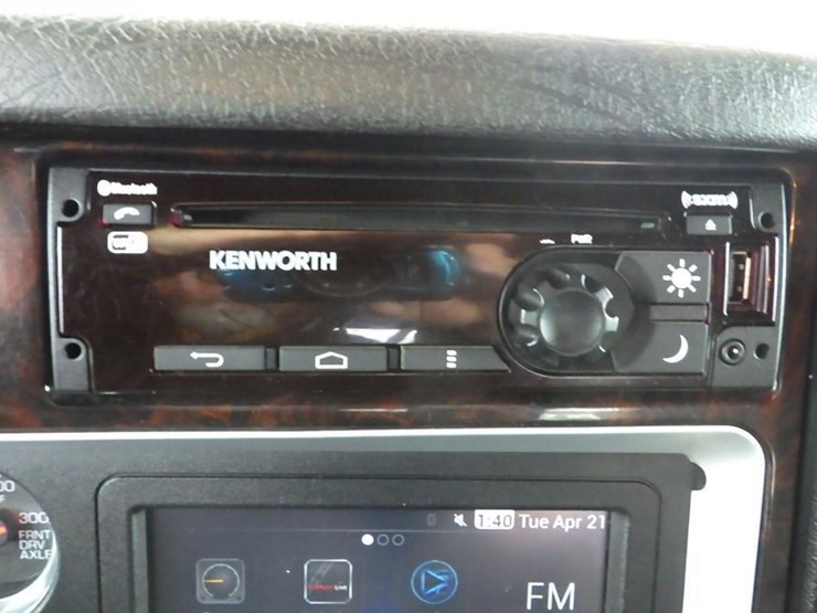 2016-kenworth-w900-image-93