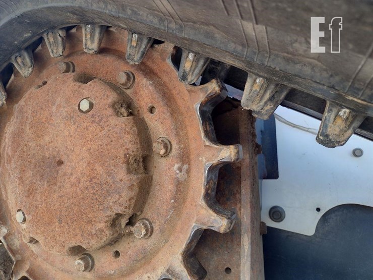 2020-bobcat-t870-image-31