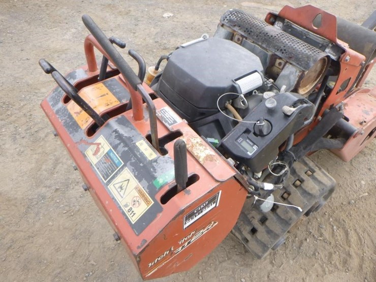 2011-ditch-witch-rt24-image-14