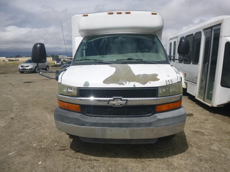 2009-chevrolet-3500-image-19