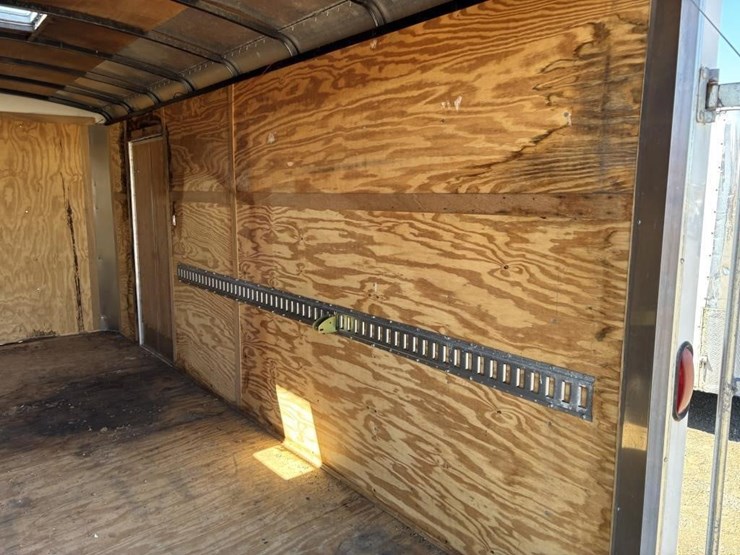 2007-haulmark-kd7x16wt3-enclosed-trailer-image-24