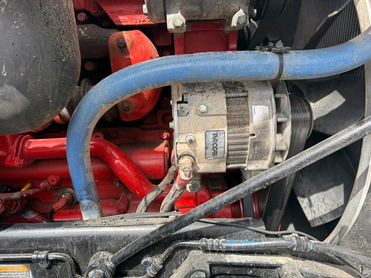 2015-peterbilt-579-image-21