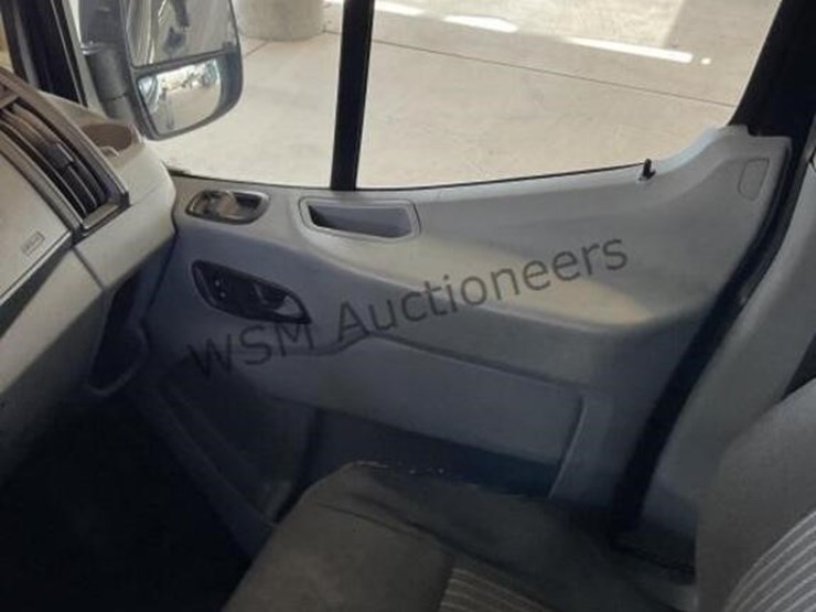 2019-ford-transit-image-22