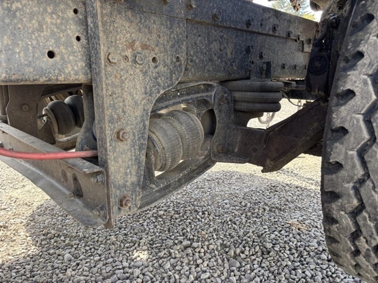 2000-peterbilt-378-image-29