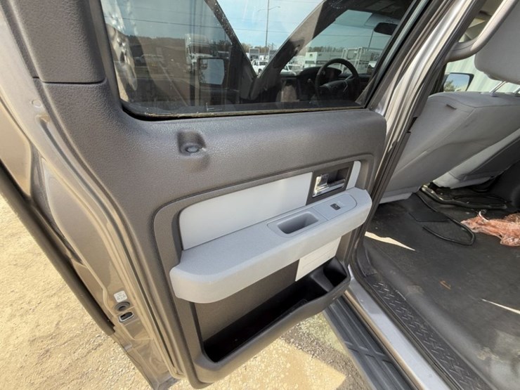 2014-ford-f150-xl-image-25