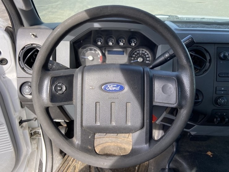 2015-ford-f250-xl-image-19