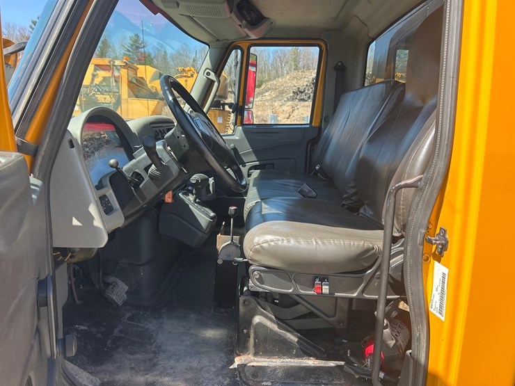 2013-international-durastar-4300-image-58