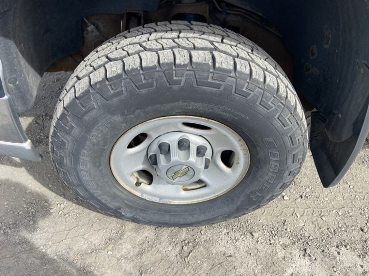 2005-chevrolet-silverado-2500hd-image-25