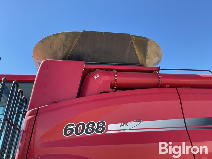 2011-case-ih-6088-image-15