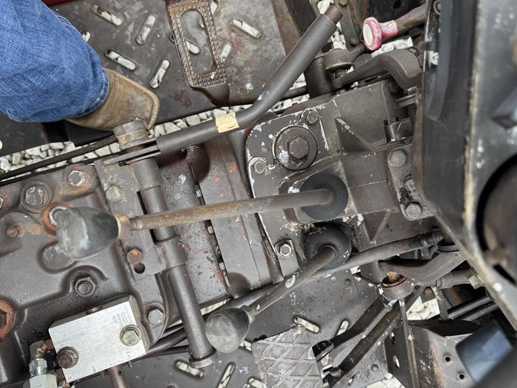 massey-ferguson-231-image-14