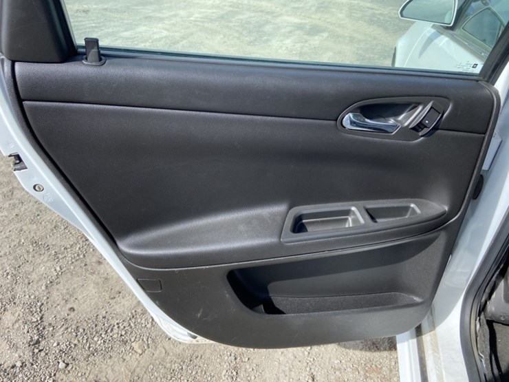 2011-chevrolet-impala-sedan-image-26