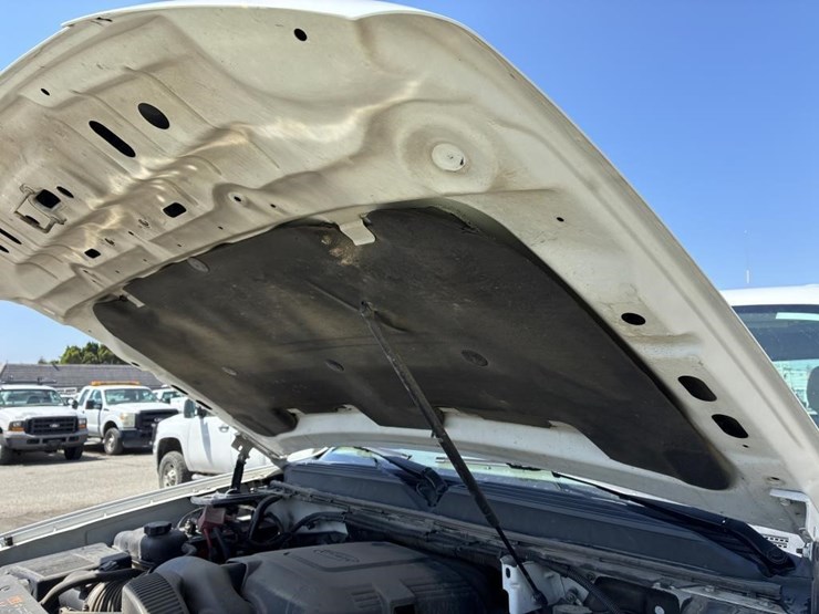 2014-chevrolet-tahoe-image-8