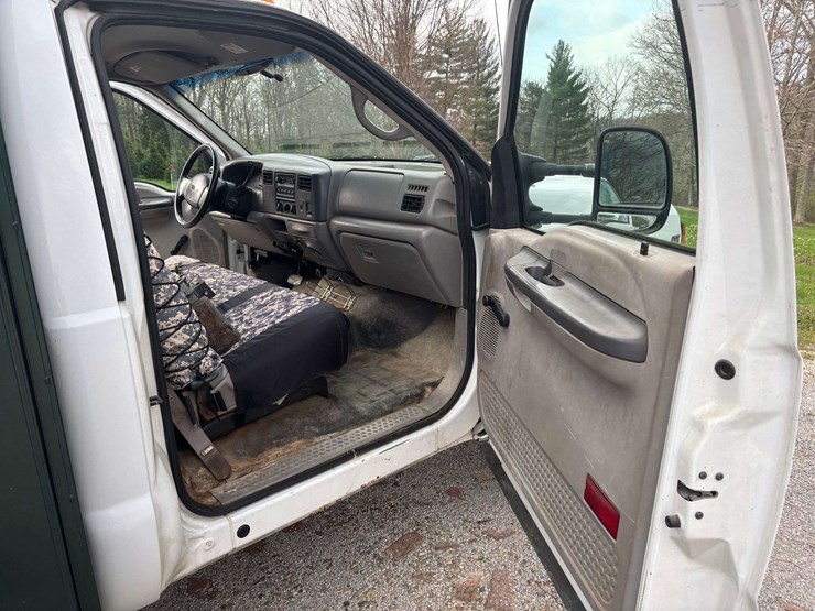 2001-ford-f550-image-34