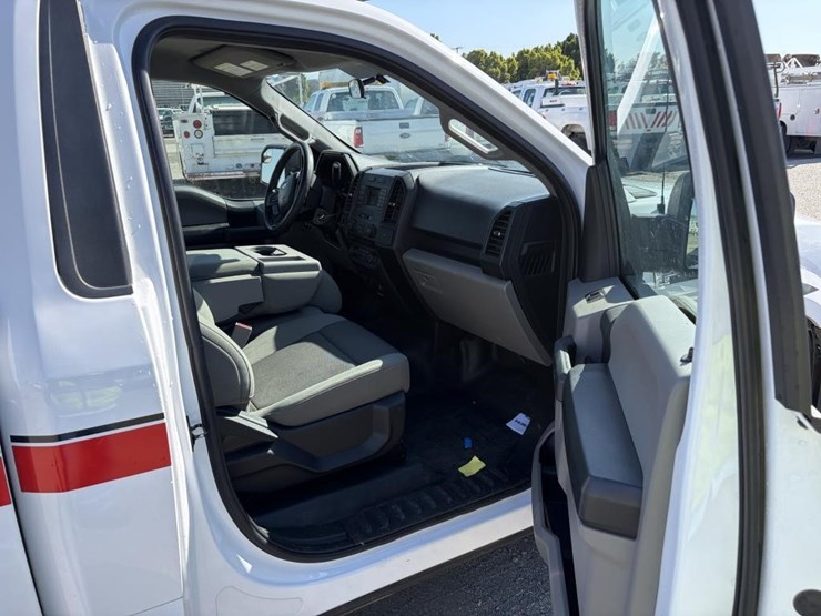 2017-ford-f150-xl-image-9