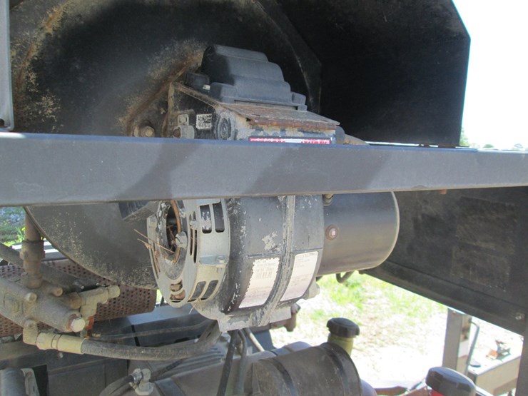 #36732-•-mi-t-m-102"-t/a-steel-3500-power-washer-trailer-image-12