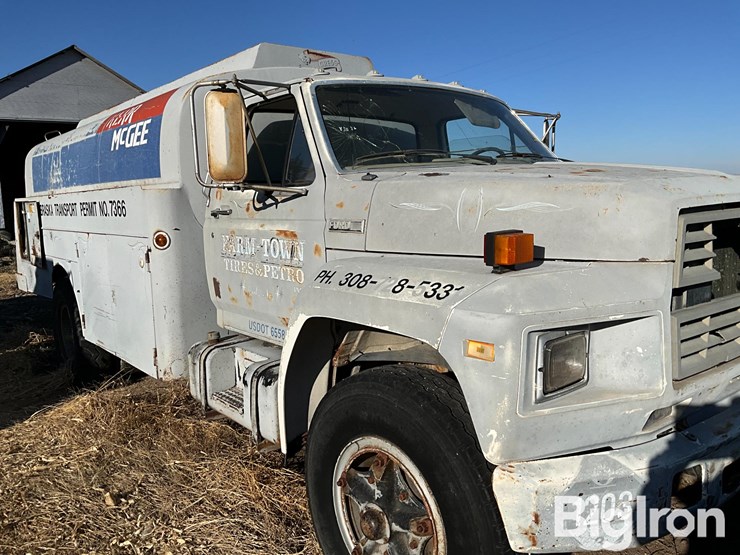 1983-ford-f800-image-3