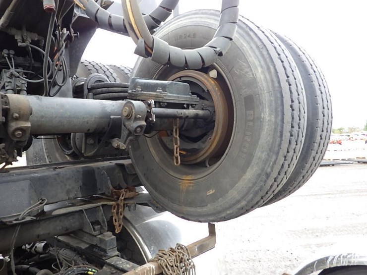 2017-kenworth-t800-image-23