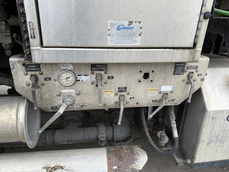 2012-international-7600-image-17