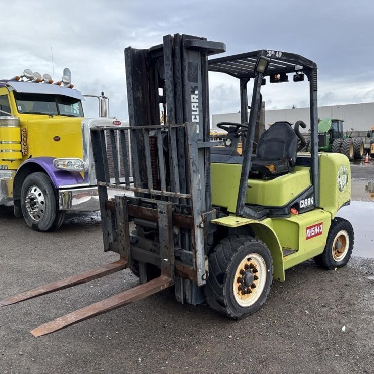 Clark CDP40 Forklift