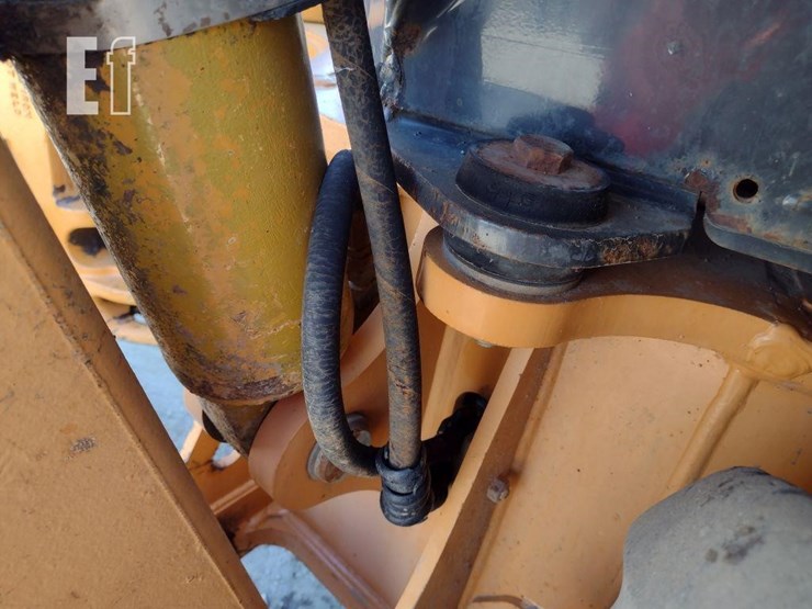 case-580m-turbo-image-28