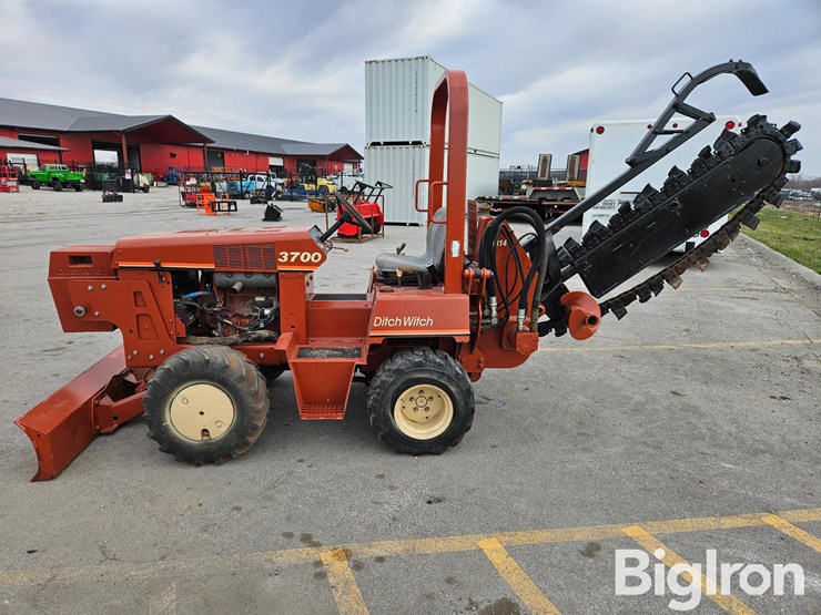 2002-ditch-witch-3700dd-image-8