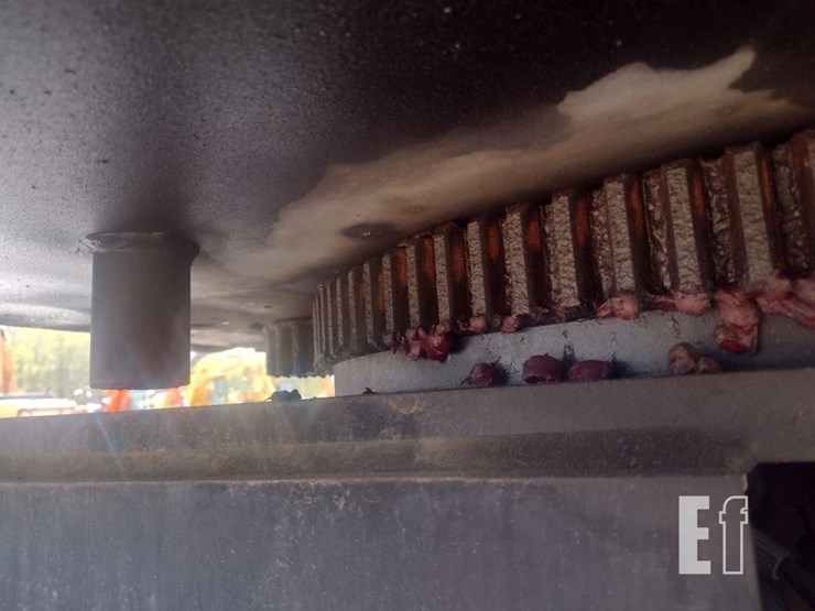 2013-jlg-800s-image-28