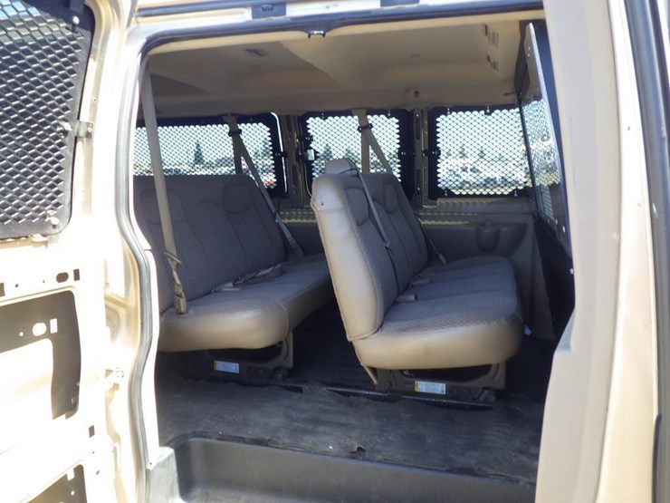 2006-chevrolet-express-3500-image-7