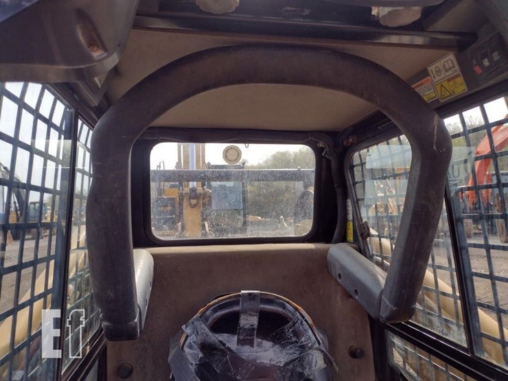 2005-caterpillar-287b-image-11