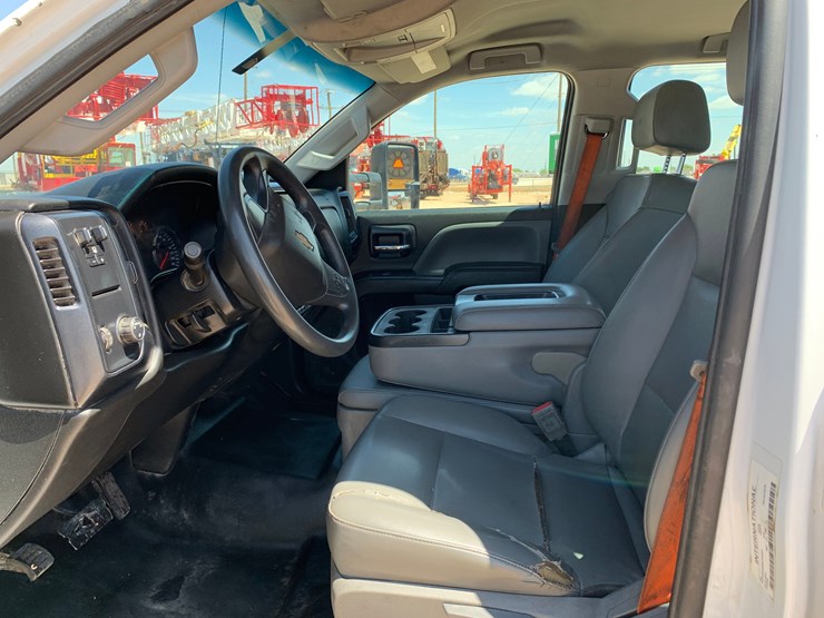 2022-chevrolet-silverado-6500hd-image-9