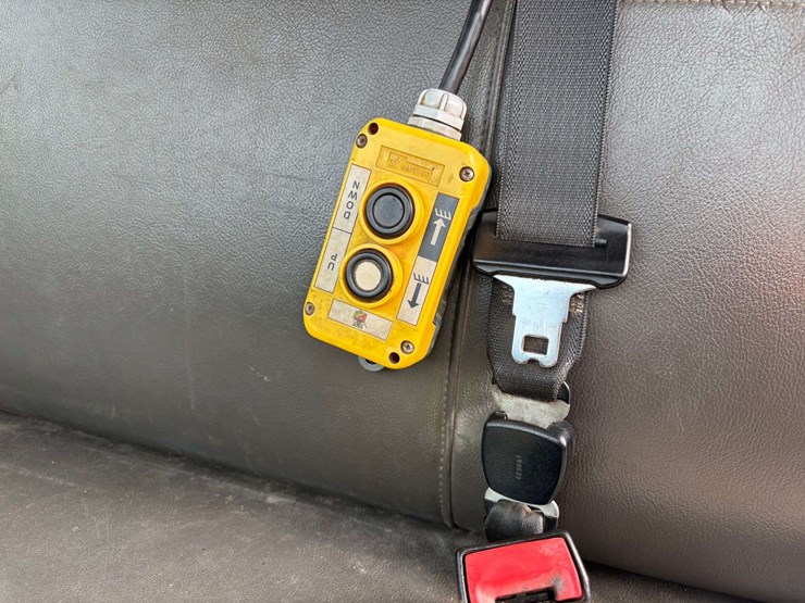 2009-ford-f550-image-22