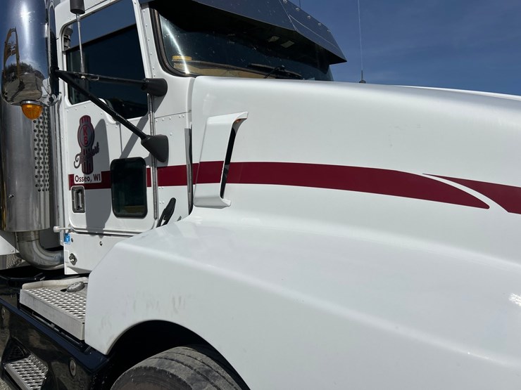 1999-kenworth-t600-image-14