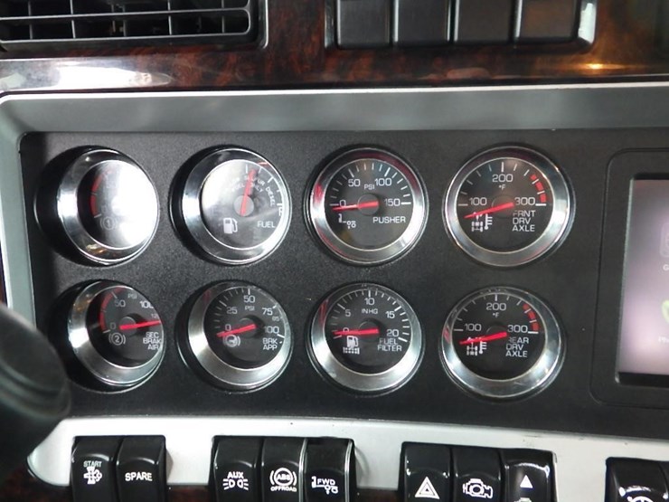 2016-kenworth-w900-image-89