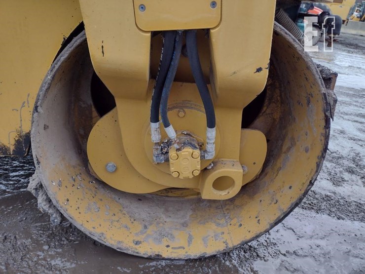 2010-caterpillar-cb34xw-image-15