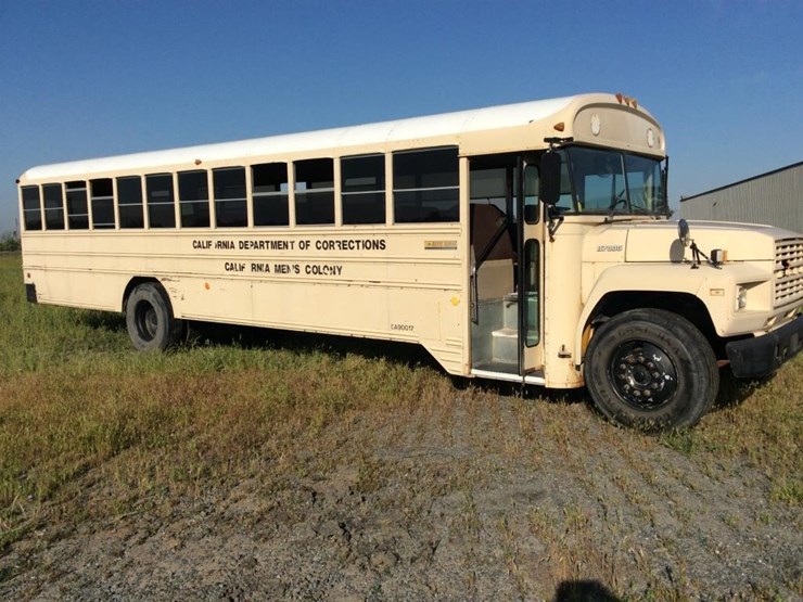 1983-ford-blubird-passenger-bus-image-3