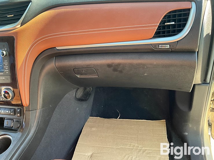 2016-chevrolet-traverse-image-19