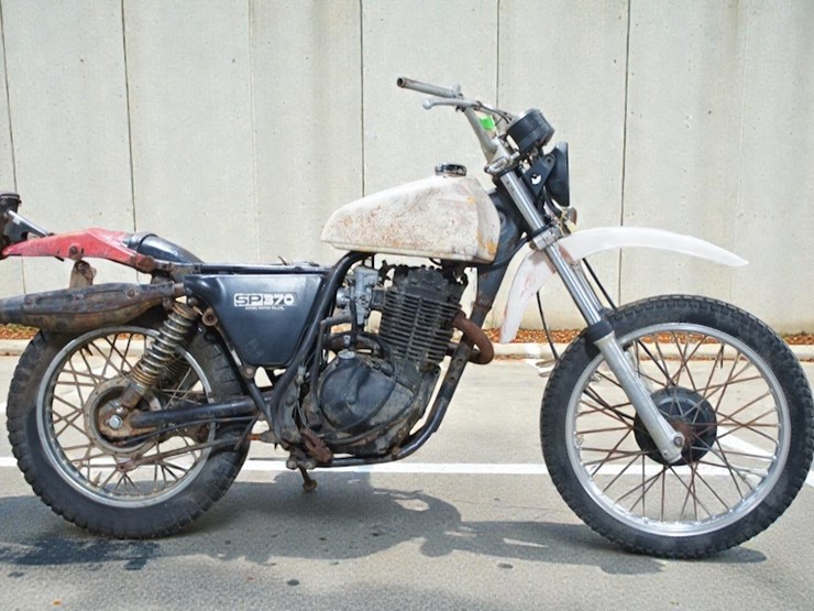 1978-suzuki-sp370-motorcycle-image-1