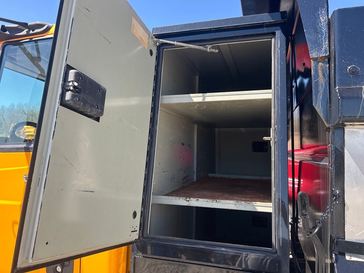 2013-international-durastar-4300-image-22