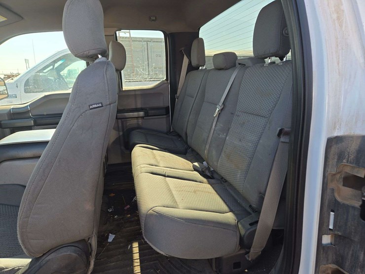 2016-ford-f150-xl-image-10