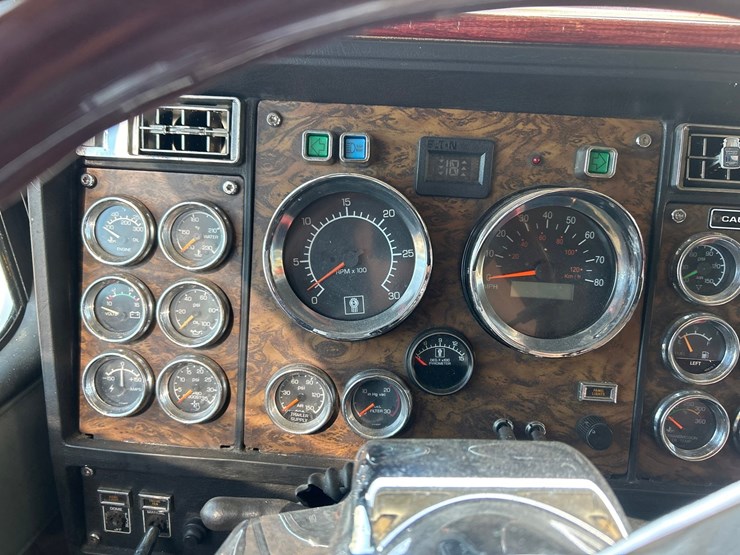 1999-kenworth-t600-image-80