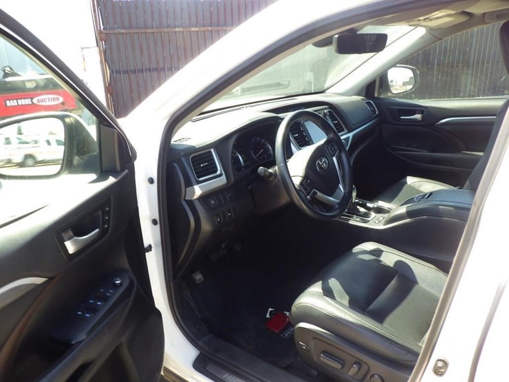 2017-toyota-highlander-image-5