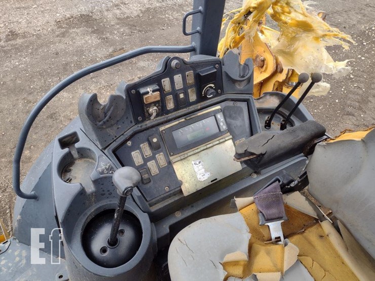 2010-deere-310j-image-7