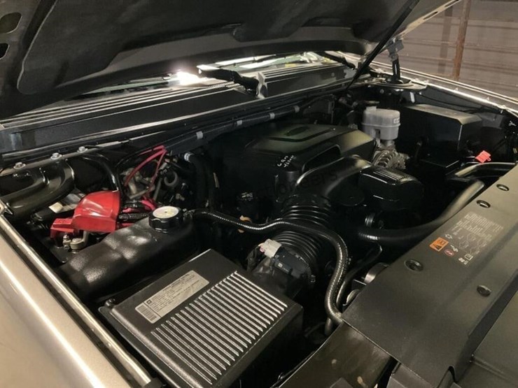 2012-chevrolet-tahoe-image-12