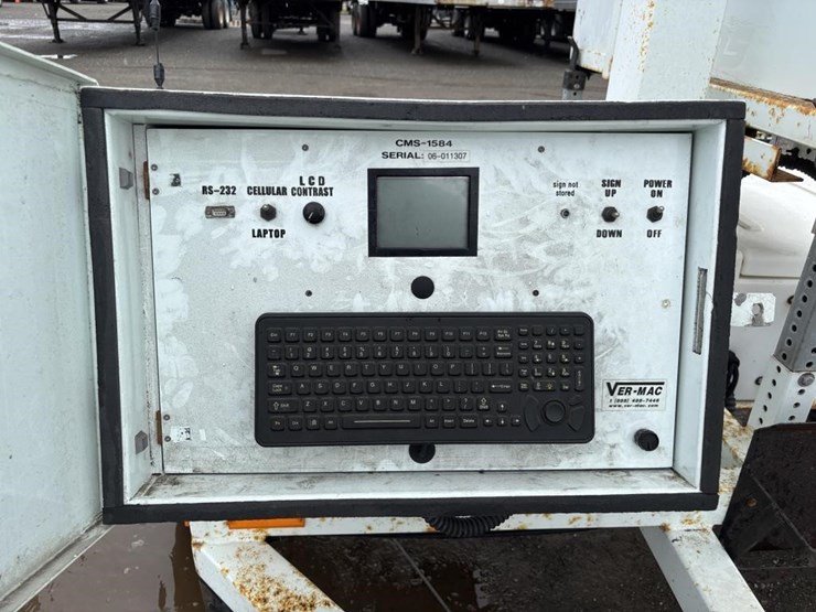 2006-ver-mac-cms-1584-towable-message-board-image-21
