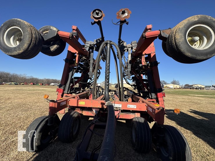 case-ih-2400-image-38