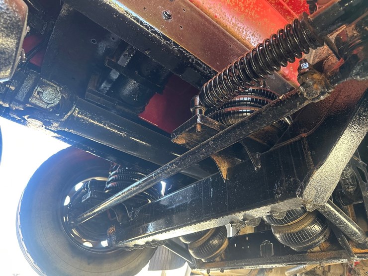 2012-international-7600-image-49