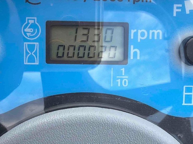 new-holland-workmaster-25s-image-18