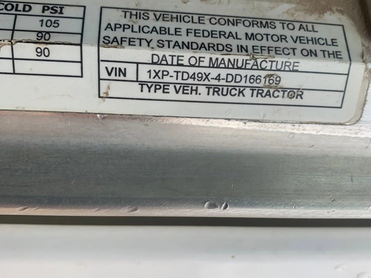 2013-peterbilt-367-image-19
