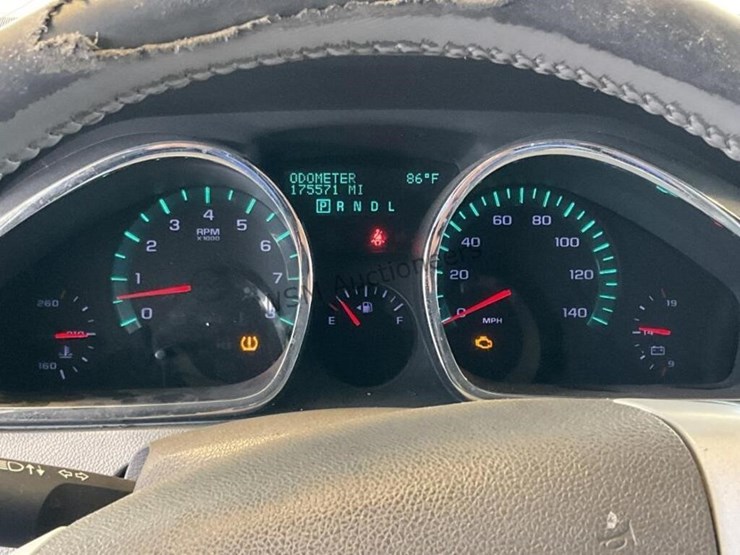 2012-chevrolet-traverse-ls-image-18