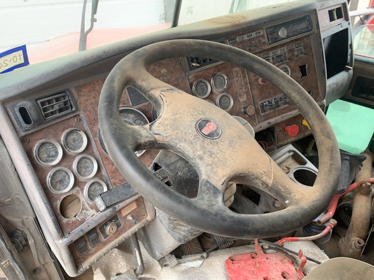 kenworth-w900l-image-17