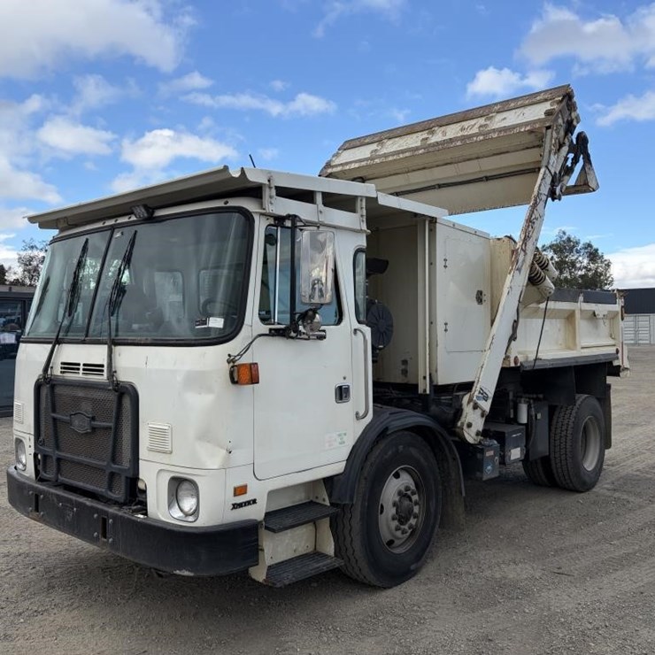 2011 AUTOCAR XPEDITOR